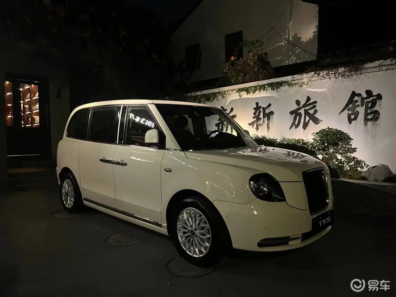 LEVC TX5實車曝光 主打家用7座MPV市場